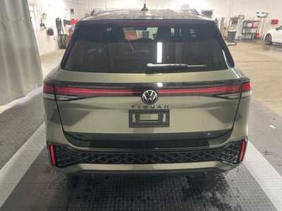 2026 Volkswagen Tiguan SE R-Line Black