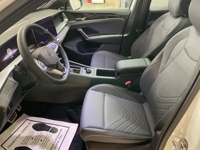 2026 Volkswagen Tiguan 2.0T SE R-Line Black