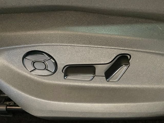 2025 Volkswagen Tiguan SE