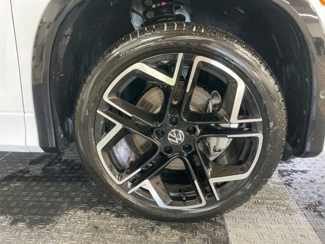 2026 Volkswagen Tiguan 2.0T SEL R-Line Turbo