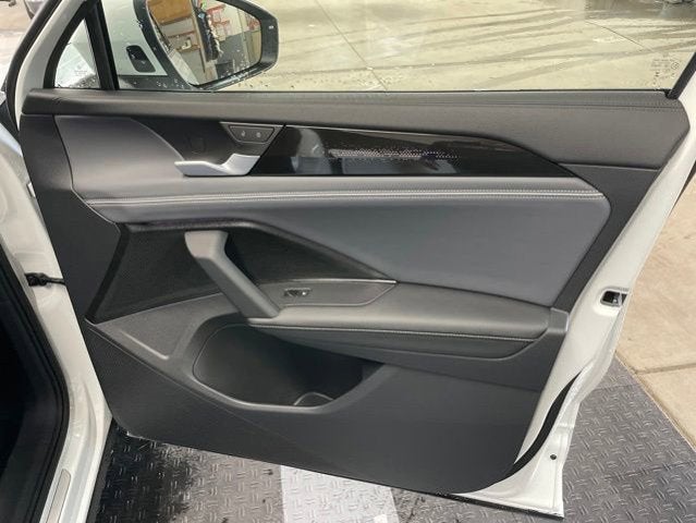 2026 Volkswagen Tiguan 2.0T SEL R-Line Turbo