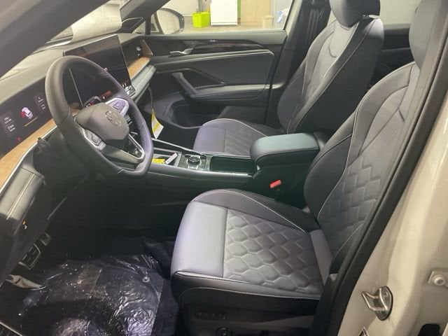 2026 Volkswagen Tiguan 2.0T SEL R-Line Turbo