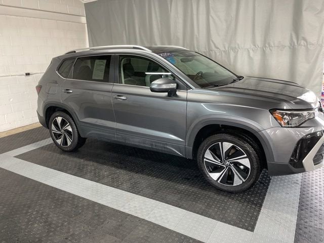 2025 Volkswagen Taos SE