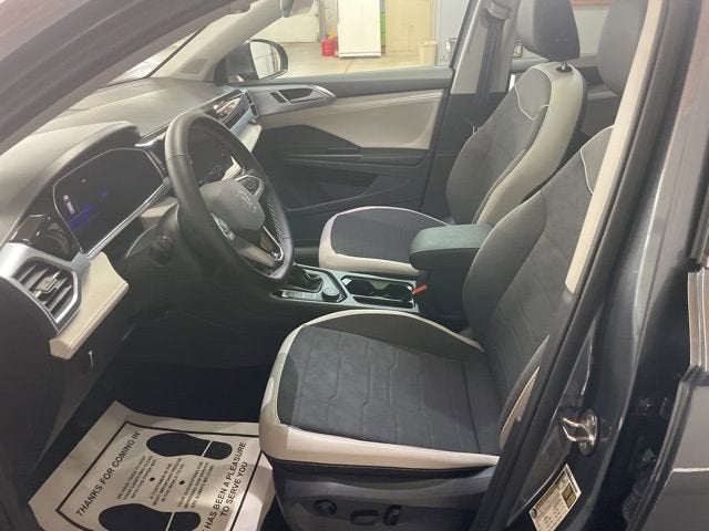 2025 Volkswagen Taos SE