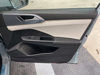 2027 Volkswagen Taos SE