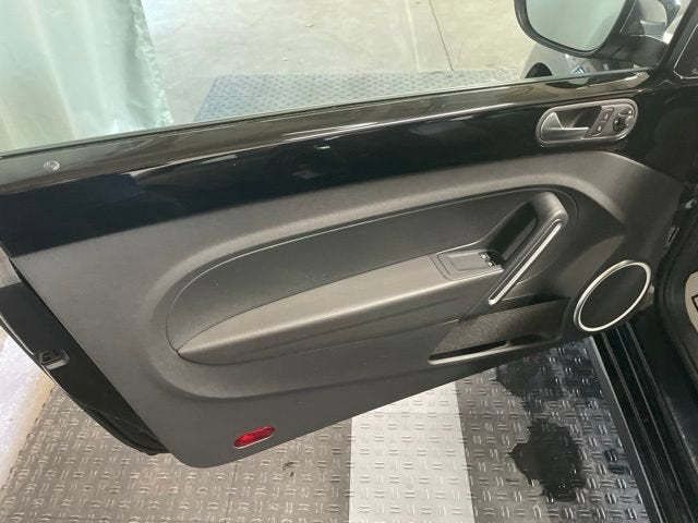 2013 Volkswagen Beetle 2.5L Fender Edition